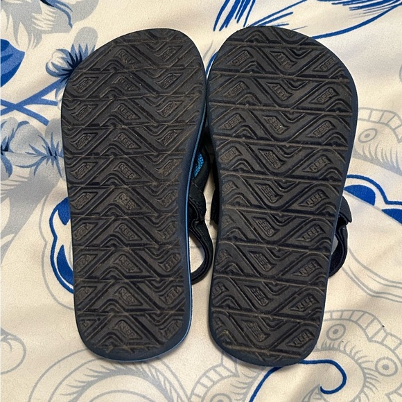 Toddler 5/6 Reef sandals EUC - Picture 3 of 3